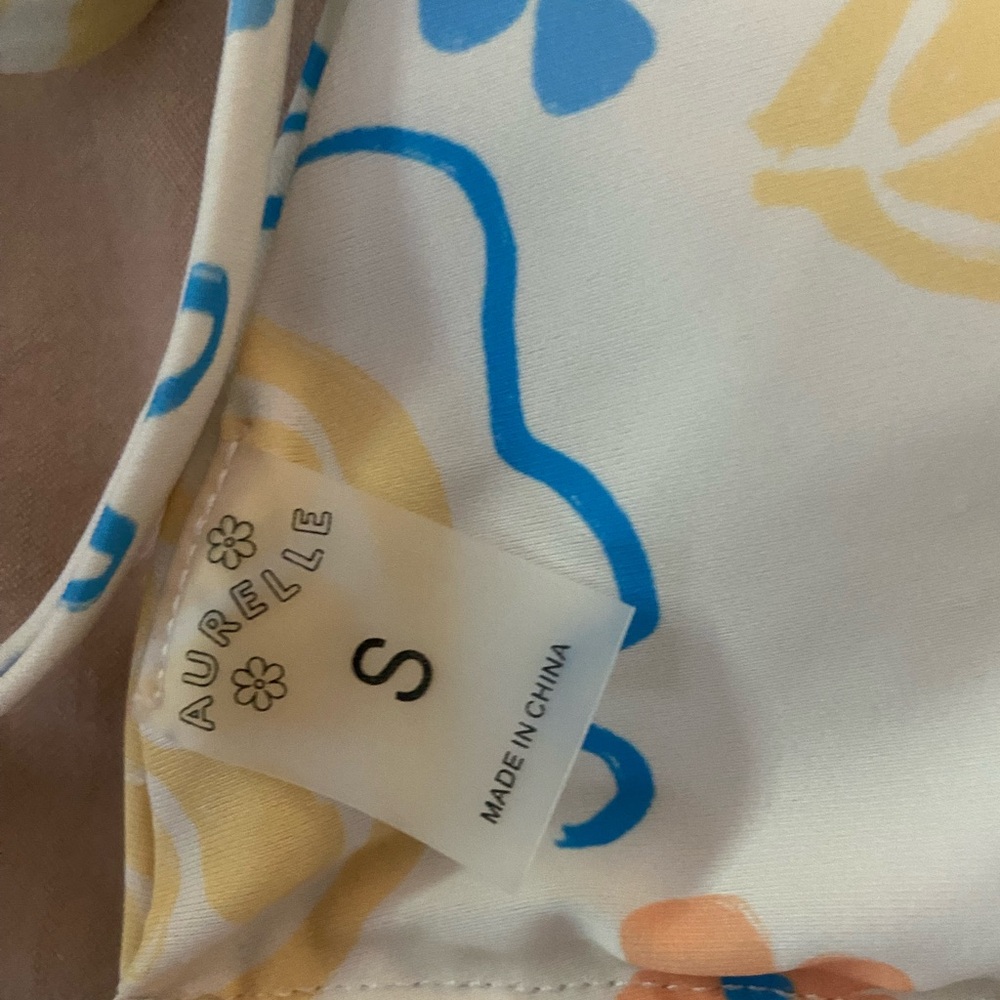 NWT Aurelle Lemon Ruffle Bikini Set - Picture 3 of 3